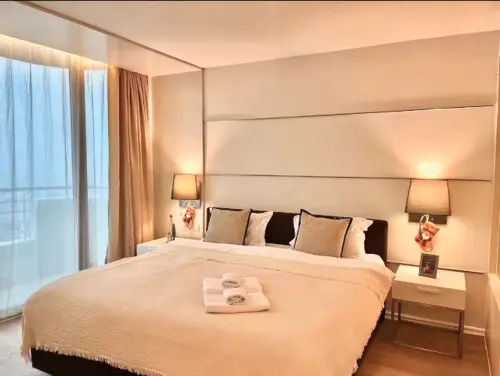 Modern Sathorn Retreat | 1BR on the 10th Floor | Pool & Fitness Center